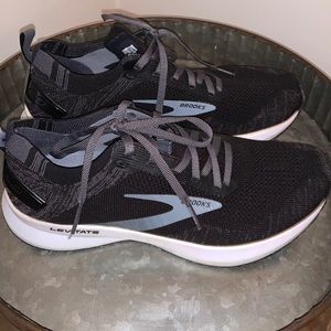 Brooks Levitate Running Sneakers